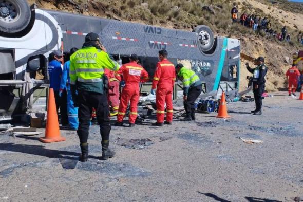 مقتل 16 شخصاً بانقلاب حافلة في البيرو