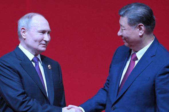 لوموند: شراكة معقدة ومضطربة بين الزعيمين الروسي والصيني