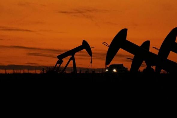 النفط يتجه لتحقيق مكاسب أسبوعية وسط مؤشرات على تحسن الطلب