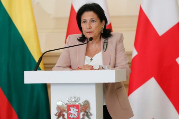 رئيسة جورجيا تستخدم الفيتو ضد قانون «التأثير الأجنبي» المثير للجدل