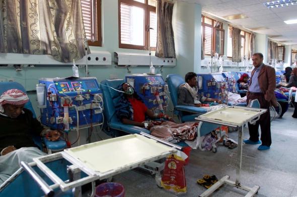 ميليشيا الحوثي تحيل مئات الكوادر الصحية في صنعاء إلى التحقيق