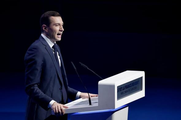 زعيم اليمين الفرنسي المتطرف يتعهد بترحيل "الإسلاميين الأجانب"