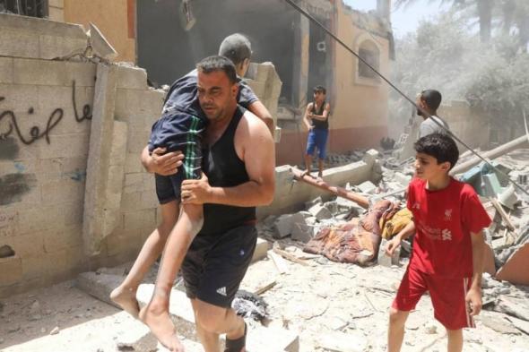قصف مكثف على غزة ومقتل رهينتين في غارة على رفح