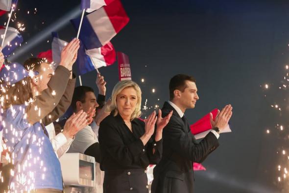 انتخابات فرنسا.. المشاركة المرتفعة تعقّد الحسابات والحسم في "صراع المثلّثات"